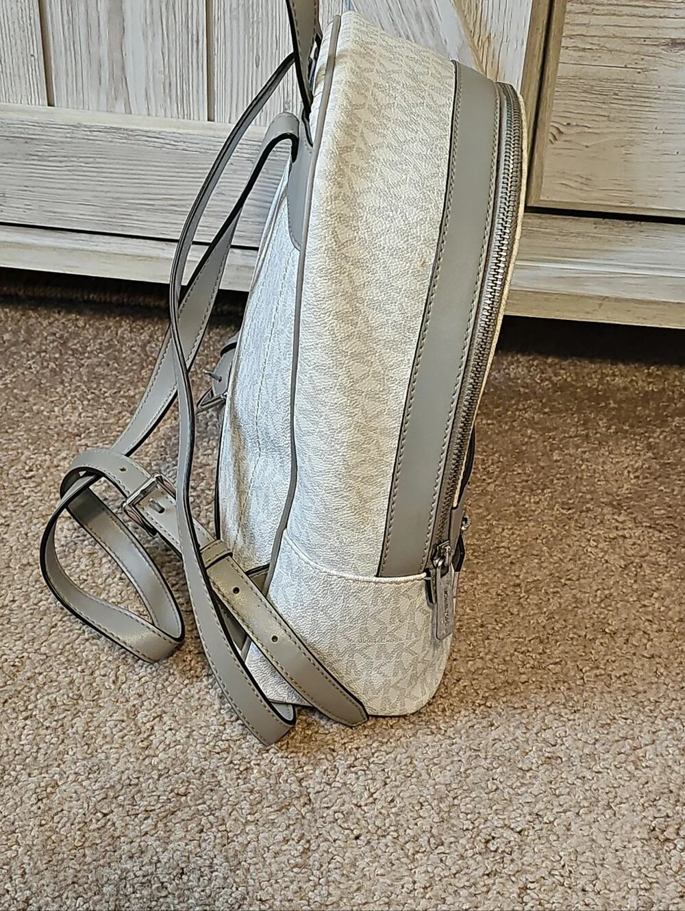 Michael Kors compact michael